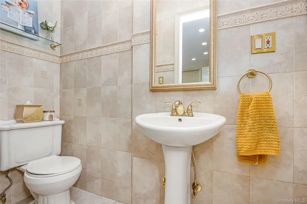 5918 60th Street Maspeth NY 11378