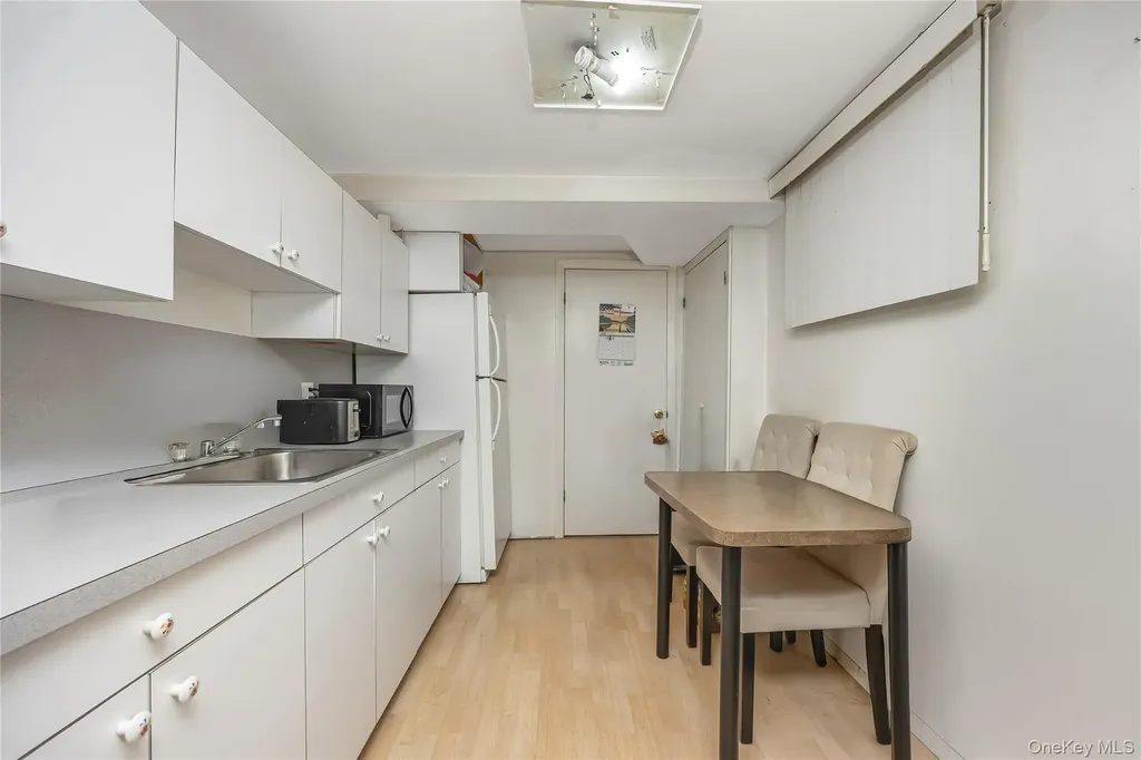 5918 60th Street Maspeth NY 11378