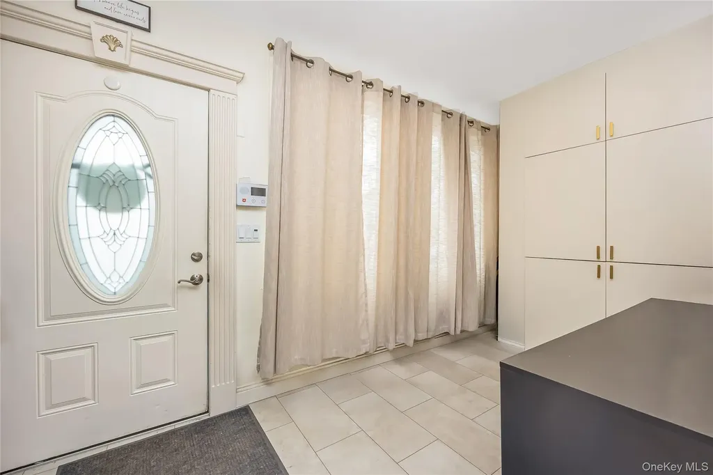 5918 60th Street Maspeth NY 11378