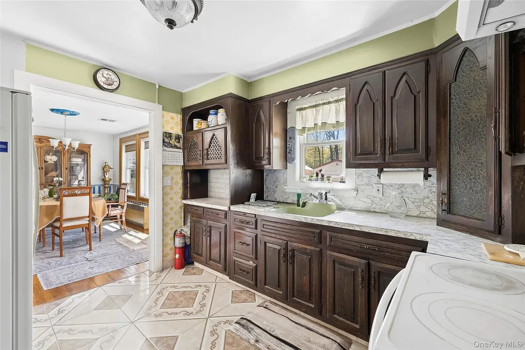 140 Poplar Street Central Islip NY 11722
