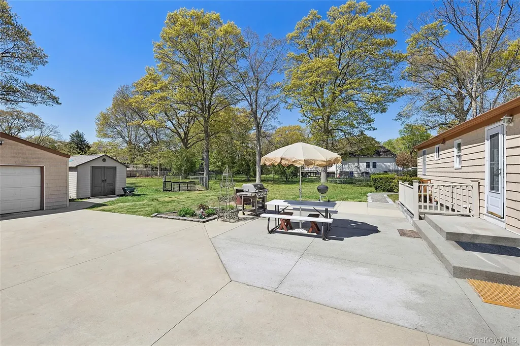 140 Poplar Street Central Islip NY 11722