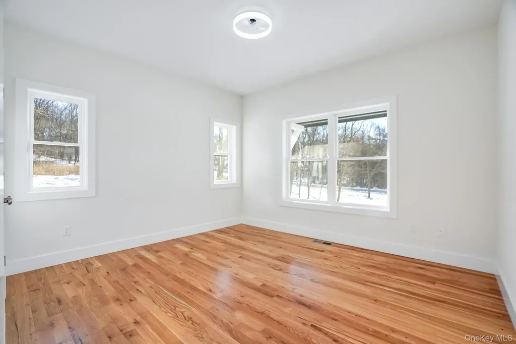 16 Bear Hollow Lane Hyde Park NY 12538
