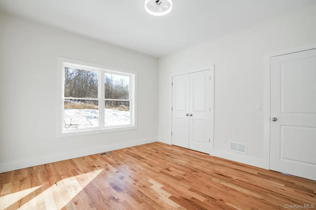16 Bear Hollow Lane Hyde Park NY 12538
