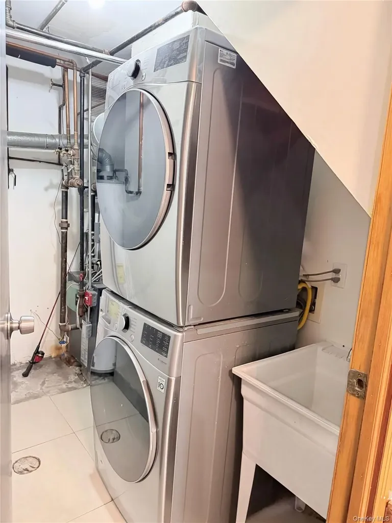 152-12 Peck Avenue Flushing NY 11355