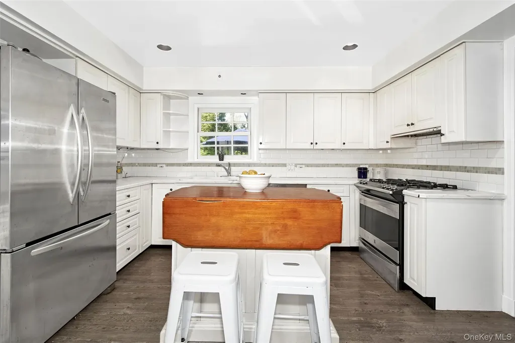 71 Heatherbloom Road White Plains NY 10605