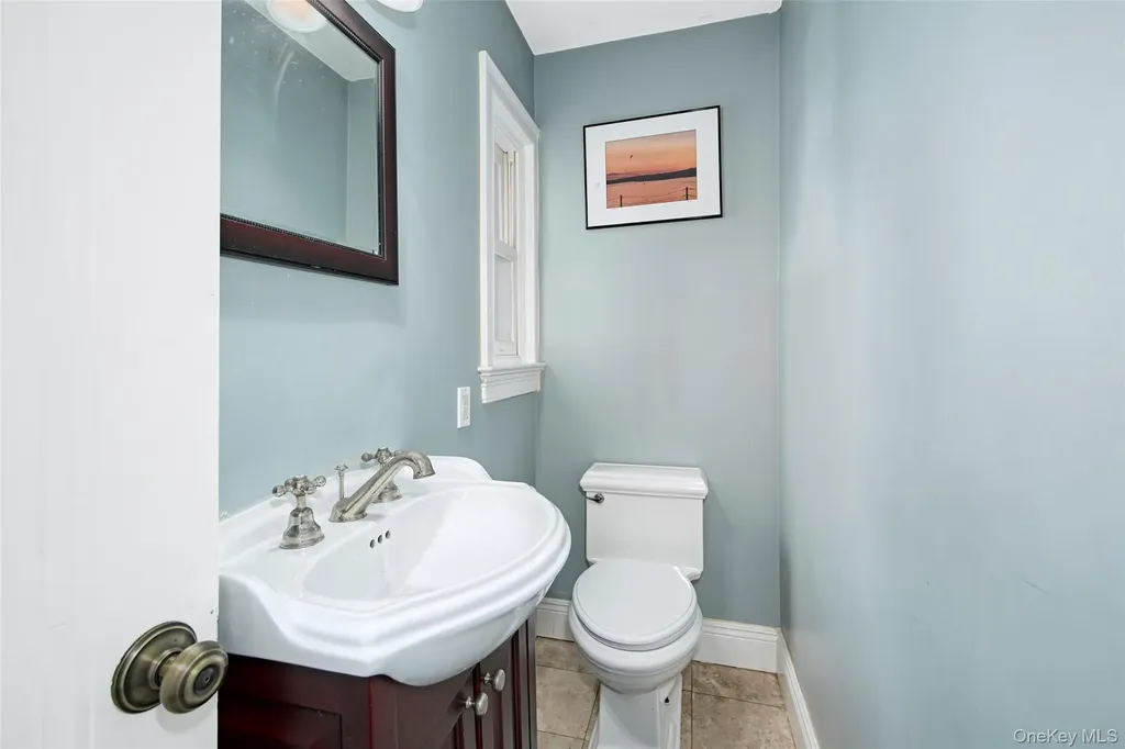 71 Heatherbloom Road White Plains NY 10605