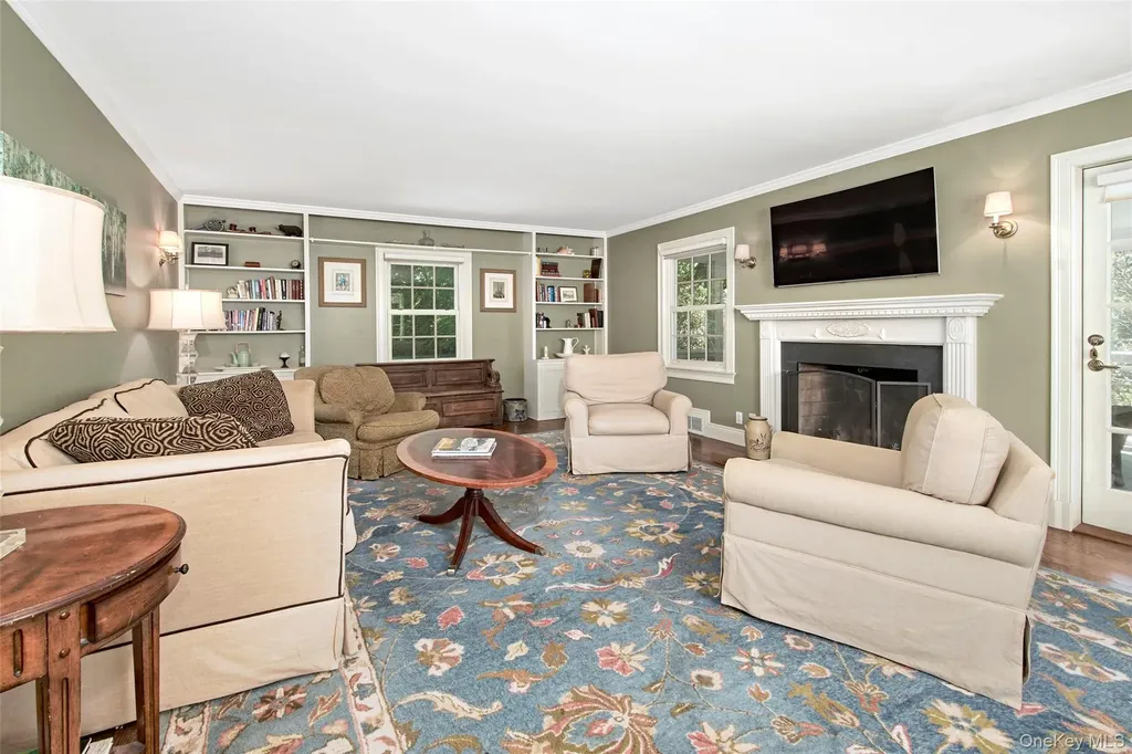 71 Heatherbloom Road White Plains NY 10605