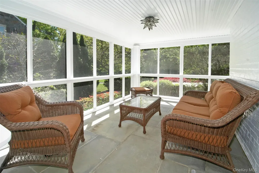 71 Heatherbloom Road White Plains NY 10605