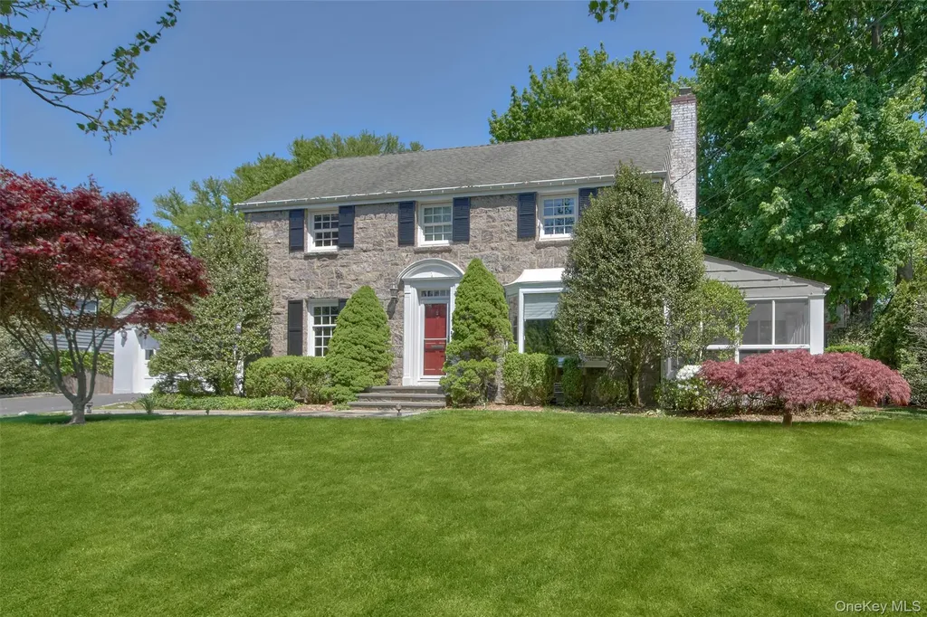 71 Heatherbloom Road White Plains NY 10605