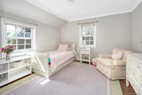 71 Heatherbloom Road White Plains NY 10605