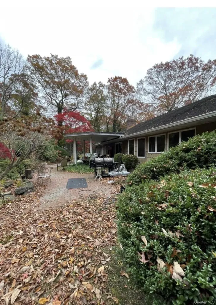 12 Talisman Drive Dix Hills NY 11746