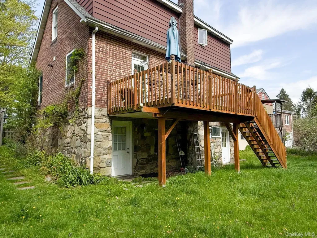 30 Dimiceli Street New Windsor NY 12553