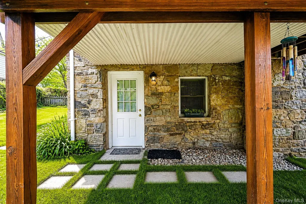 30 Dimiceli Street New Windsor NY 12553