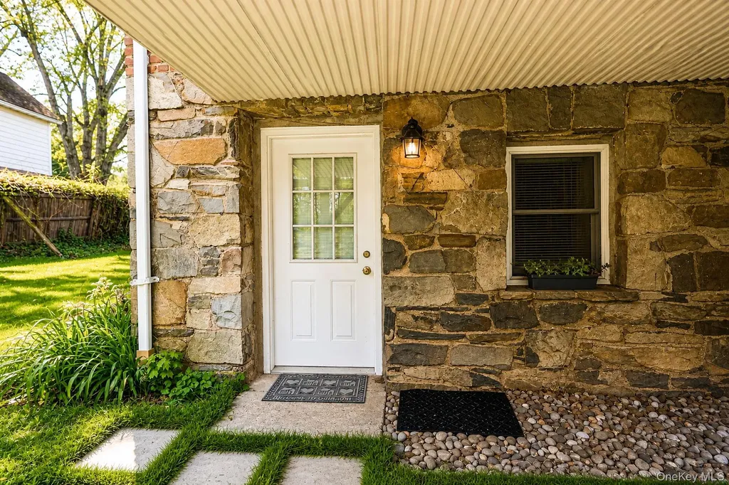 30 Dimiceli Street New Windsor NY 12553