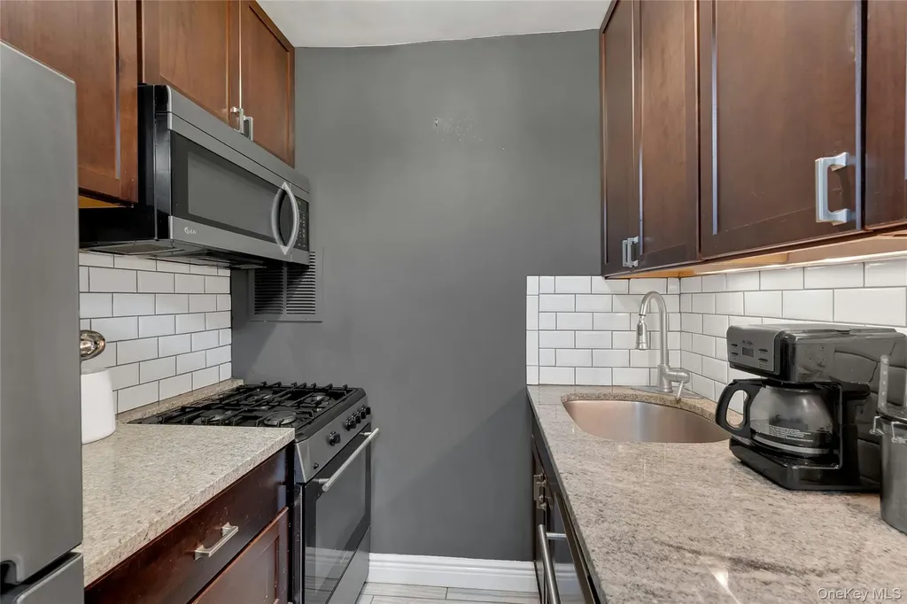 30 N Broadway White Plains NY 10601