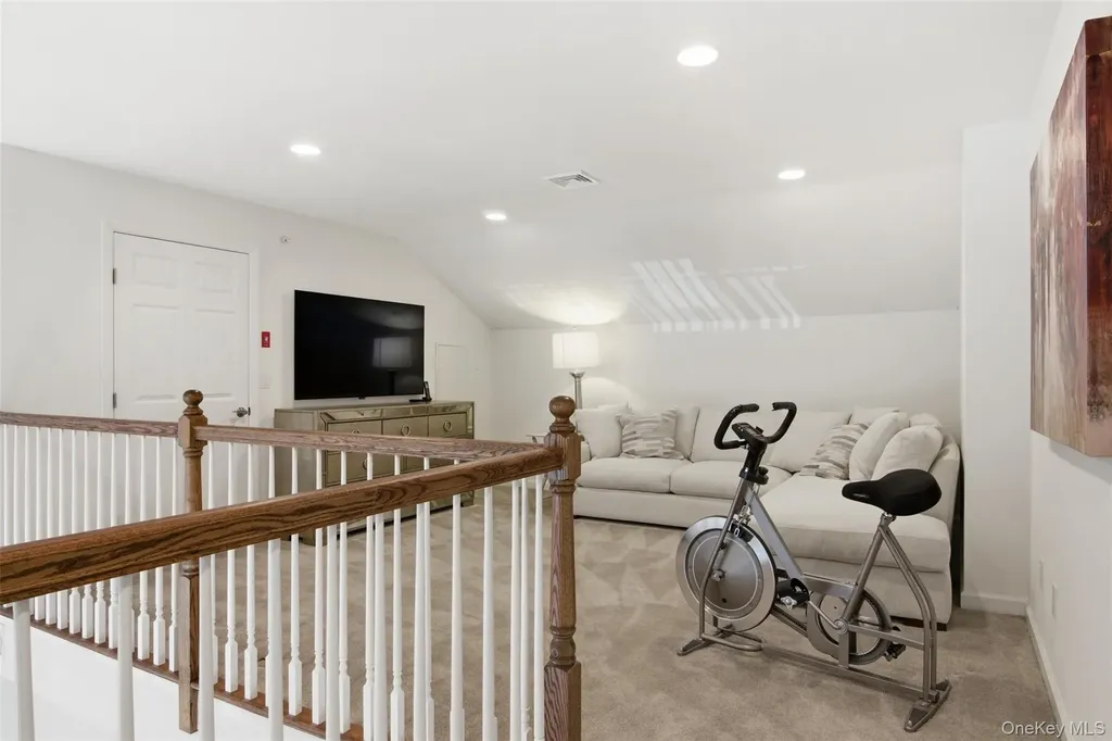 13 Spring Drive Seaford NY 11783