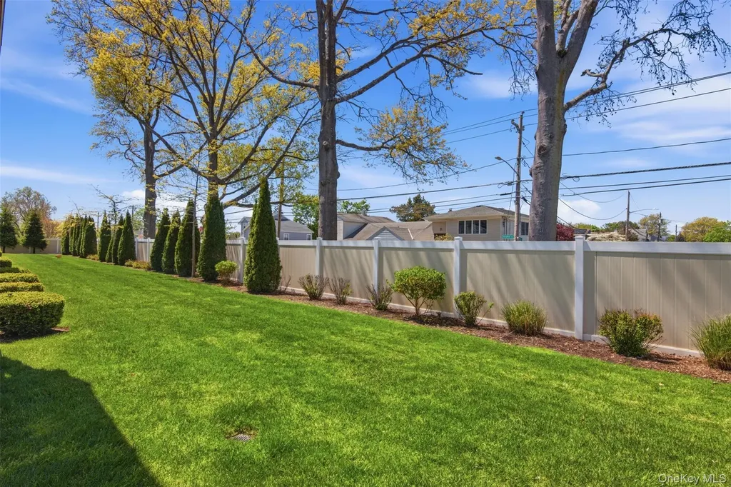 13 Spring Drive Seaford NY 11783