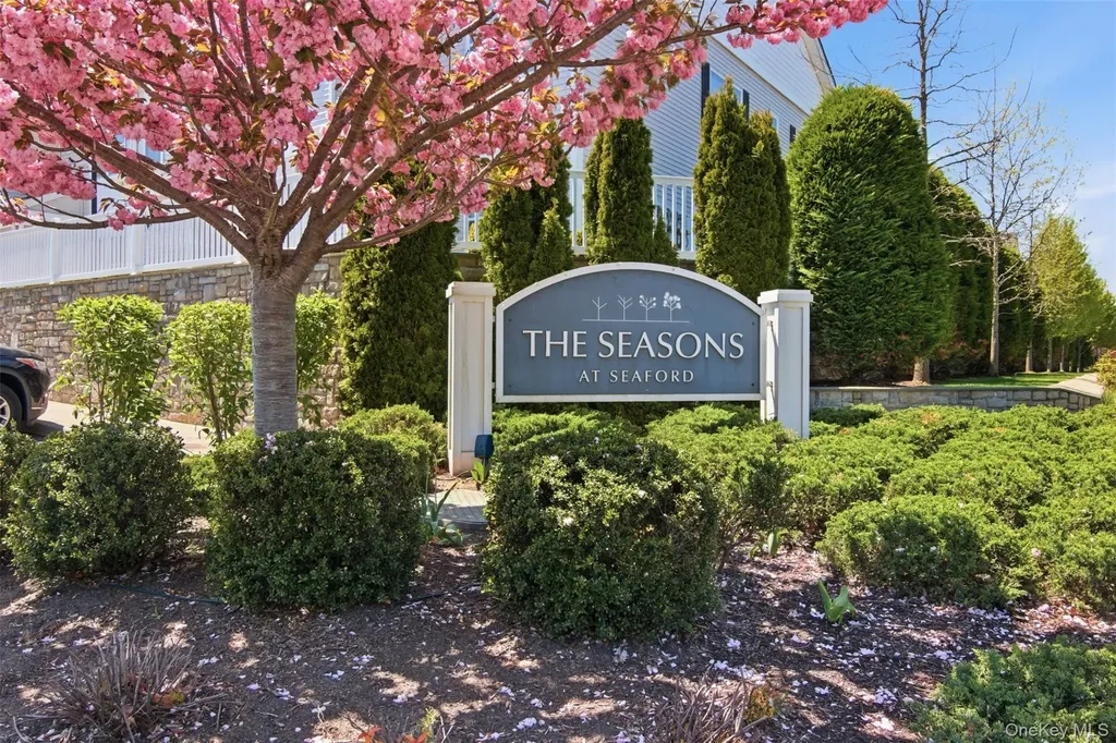 13 Spring Drive Seaford NY 11783
