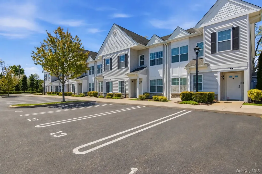 13 Spring Drive Seaford NY 11783