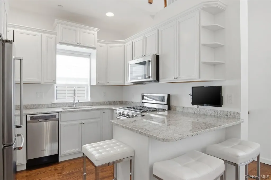 13 Spring Drive Seaford NY 11783