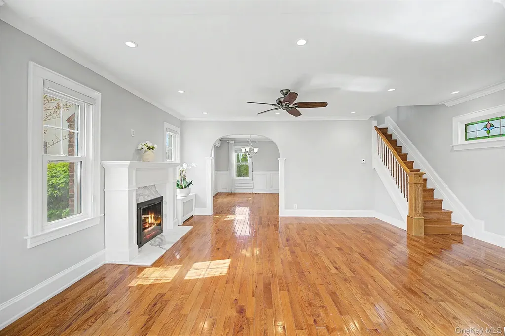 282 Houston Avenue Mineola NY 11501