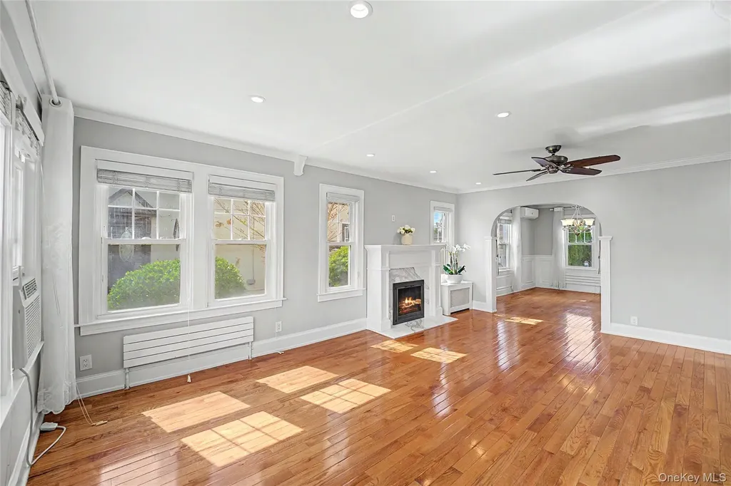 282 Houston Avenue Mineola NY 11501