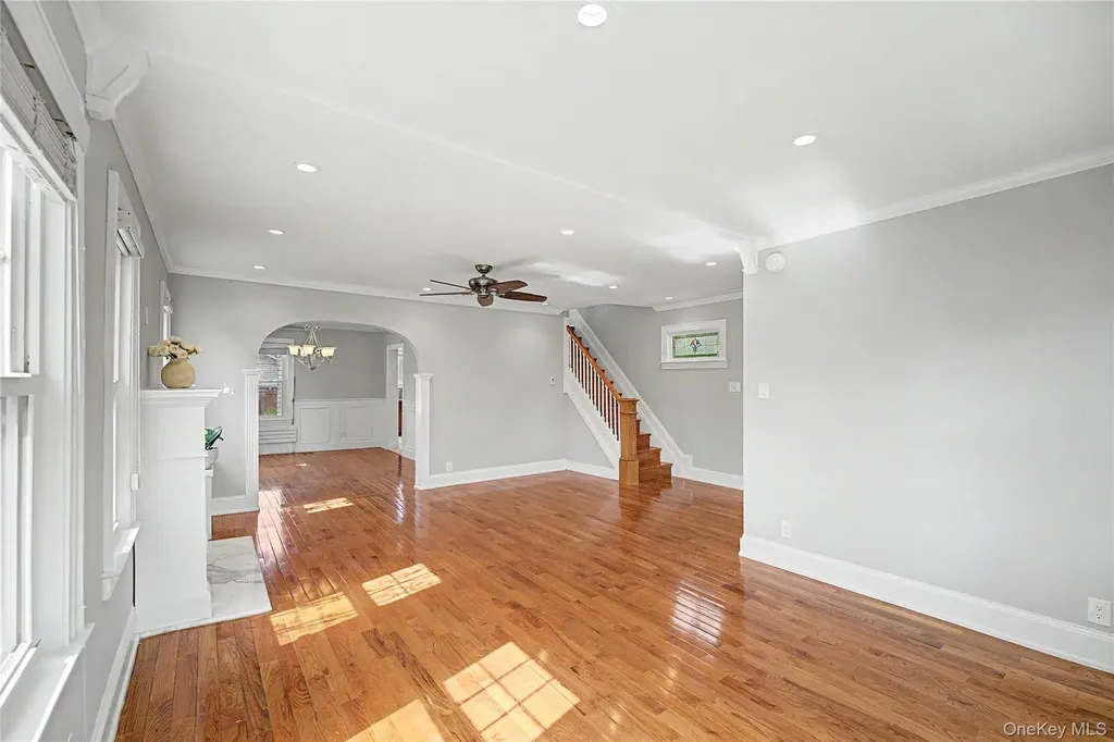 282 Houston Avenue Mineola NY 11501