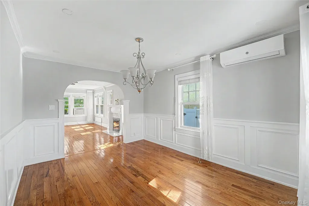 282 Houston Avenue Mineola NY 11501