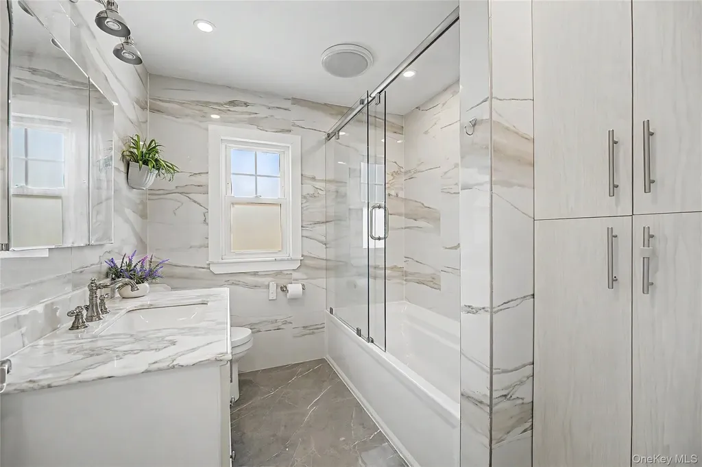 282 Houston Avenue Mineola NY 11501
