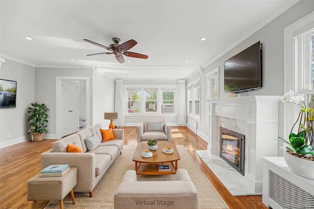 282 Houston Avenue Mineola NY 11501