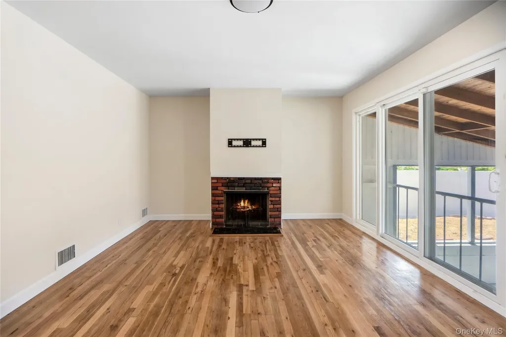 4 Hope Drive Plainview NY 11803