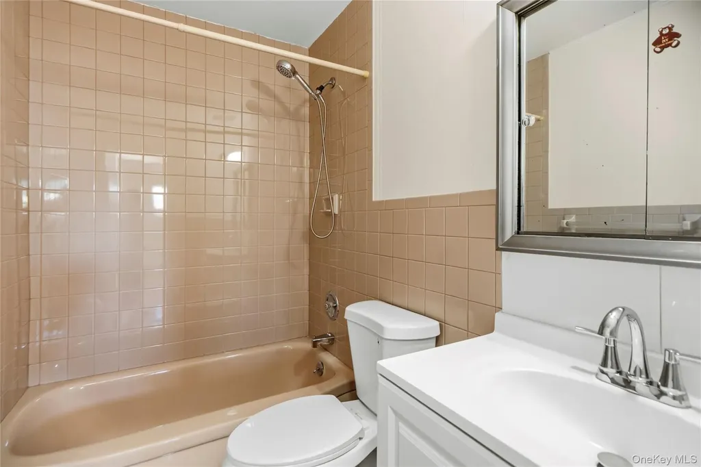 4 Hope Drive Plainview NY 11803