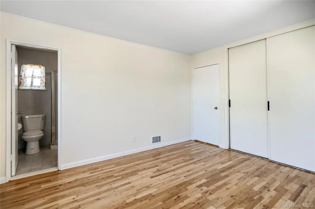 4 Hope Drive Plainview NY 11803