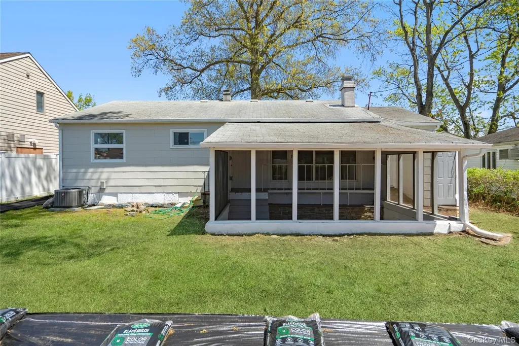 4 Hope Drive Plainview NY 11803