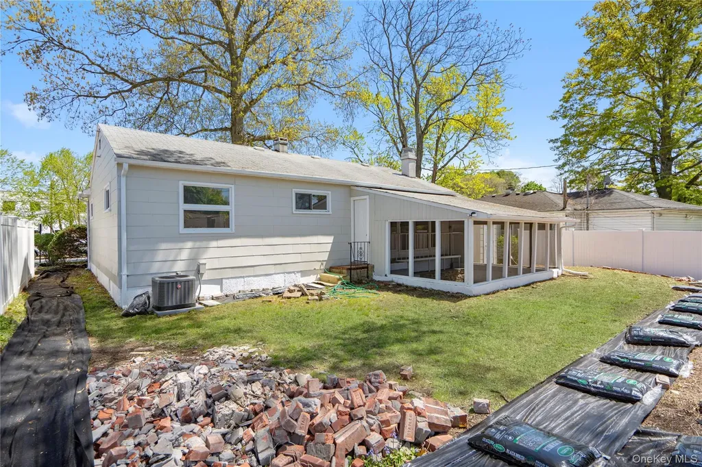 4 Hope Drive Plainview NY 11803