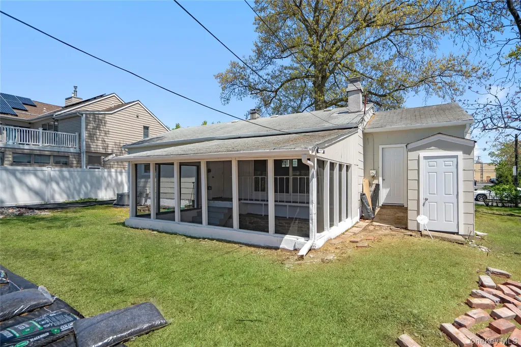 4 Hope Drive Plainview NY 11803