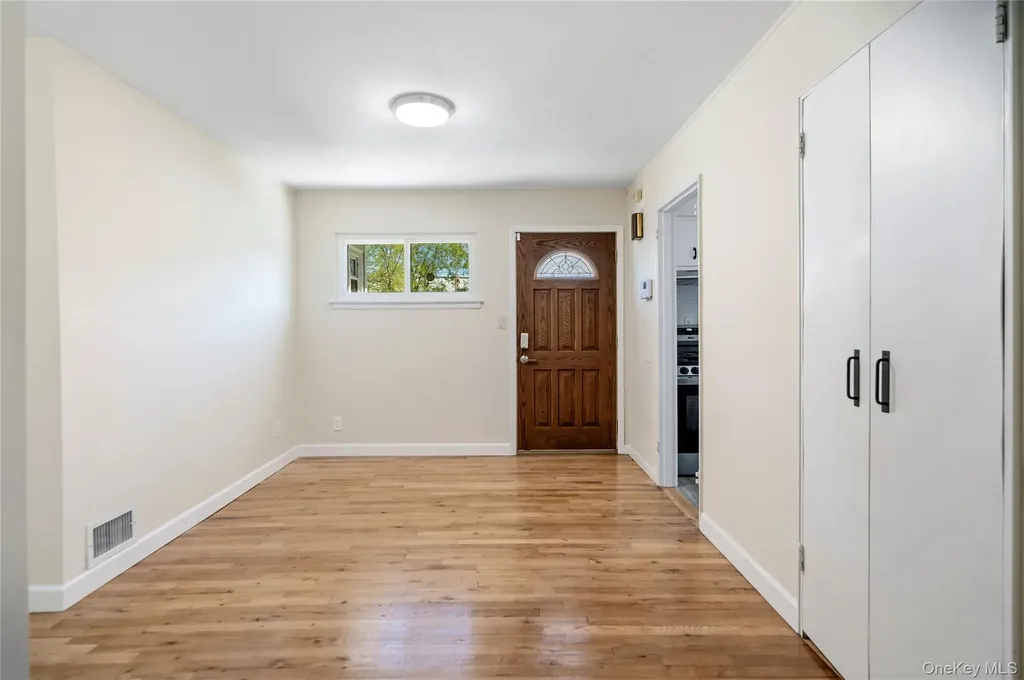 4 Hope Drive Plainview NY 11803