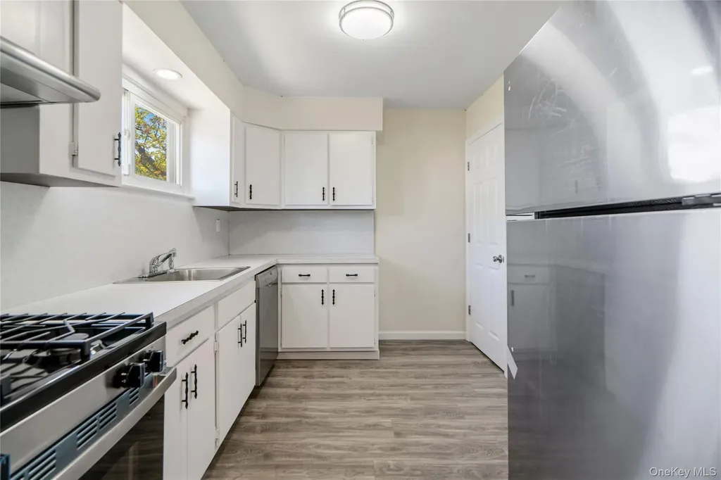 4 Hope Drive Plainview NY 11803