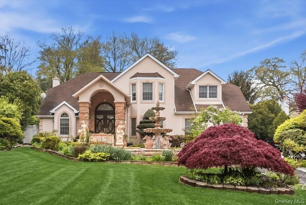 21 Chauncey Place Woodbury NY 11797
