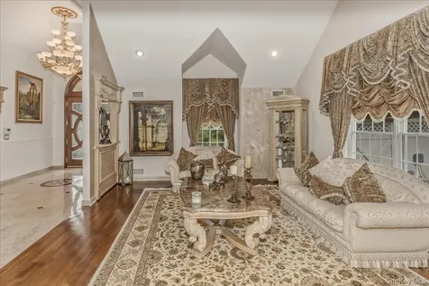 21 Chauncey Place Woodbury NY 11797