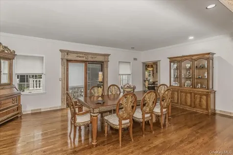 21 Chauncey Place Woodbury NY 11797