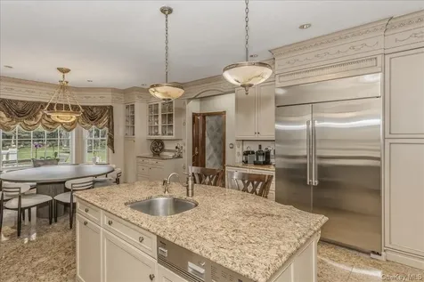 21 Chauncey Place Woodbury NY 11797