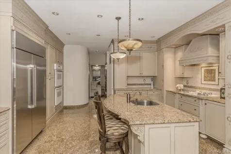 21 Chauncey Place Woodbury NY 11797