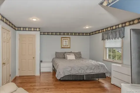21 Chauncey Place Woodbury NY 11797