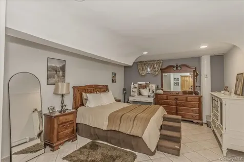 21 Chauncey Place Woodbury NY 11797