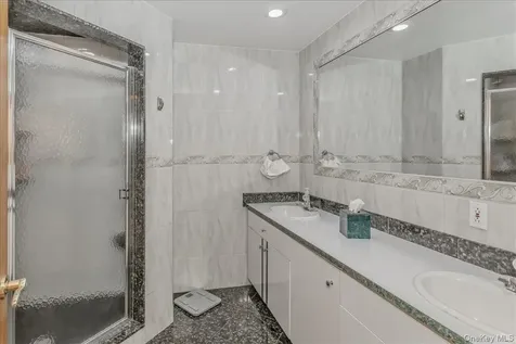 21 Chauncey Place Woodbury NY 11797