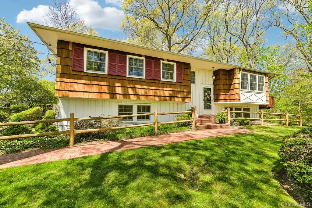 31 Sunset Drive Huntington NY 11743
