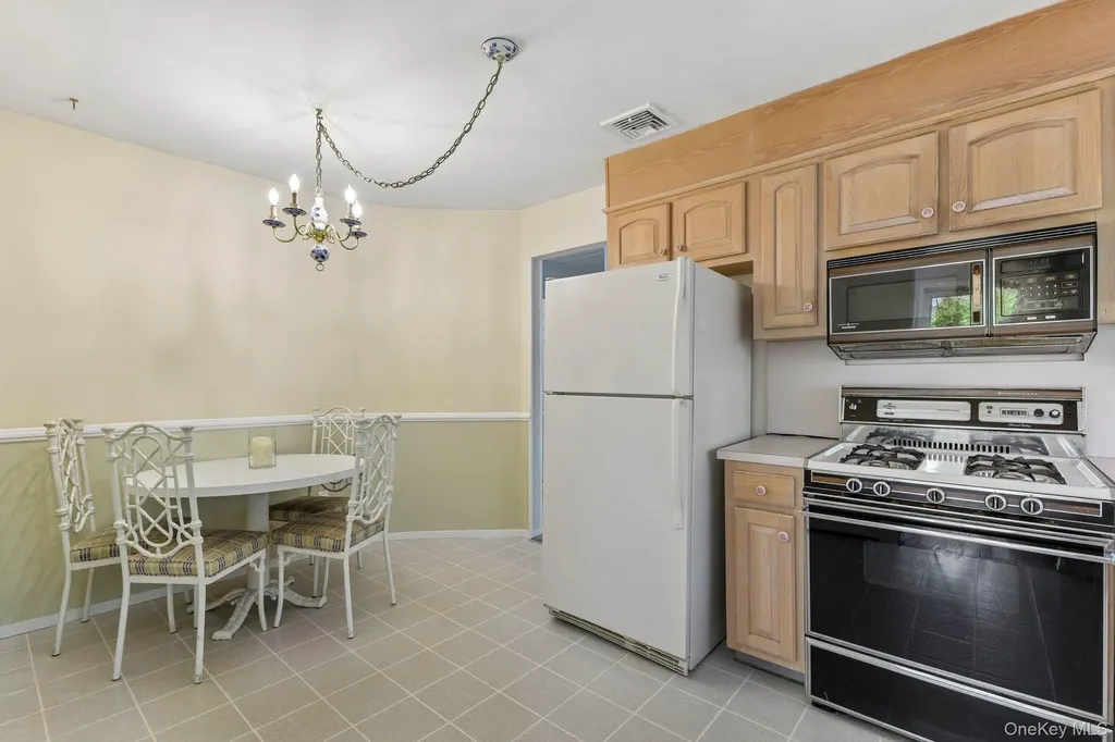 31 Sunset Drive Huntington NY 11743
