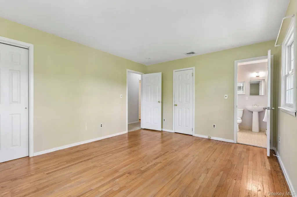 31 Sunset Drive Huntington NY 11743