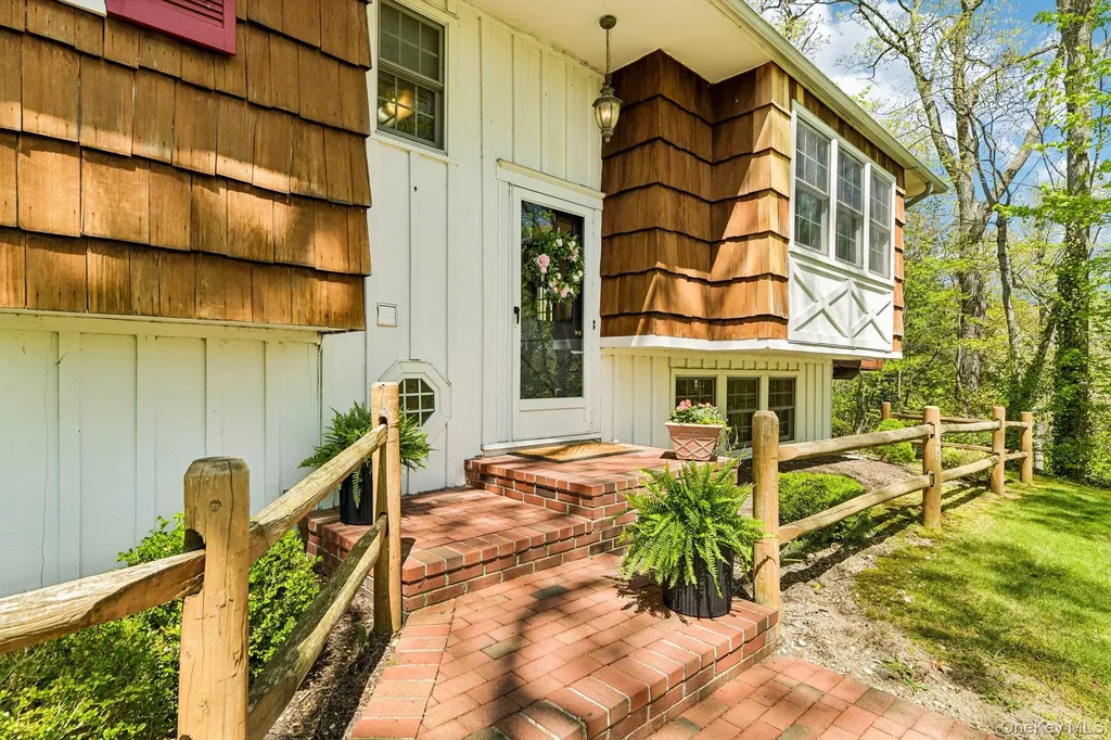 31 Sunset Drive Huntington NY 11743